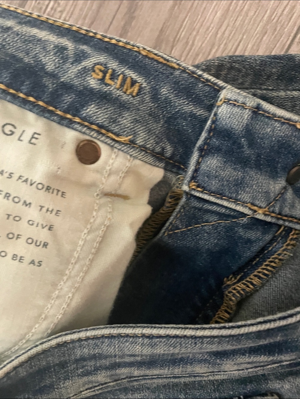 American Eagle Outfitters Men’s Washed Blue Slim Straight Jeans - Picture 5 of 7